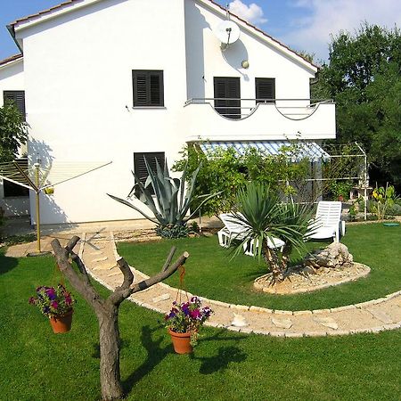 Apartmani Dolencic Krk Town Buitenkant foto