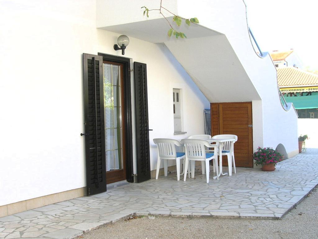 Apartmani Dolencic Krk Town Buitenkant foto