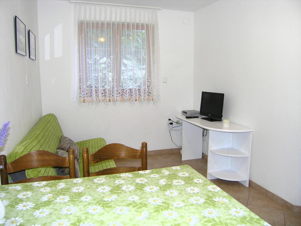 Apartmani Dolencic Krk Town Buitenkant foto