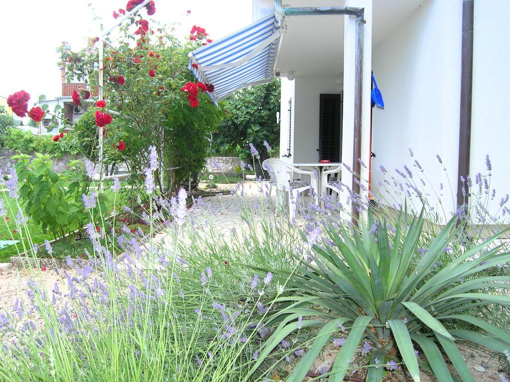 Apartmani Dolencic Krk Town Buitenkant foto