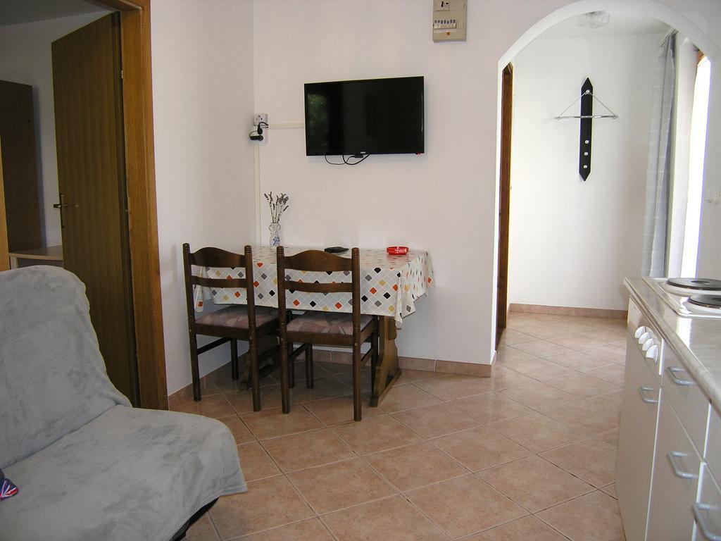 Apartmani Dolencic Krk Town Buitenkant foto