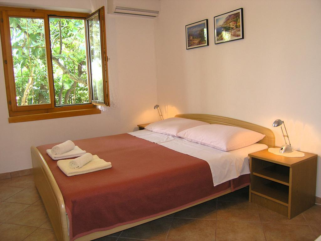 Apartmani Dolencic Krk Town Buitenkant foto