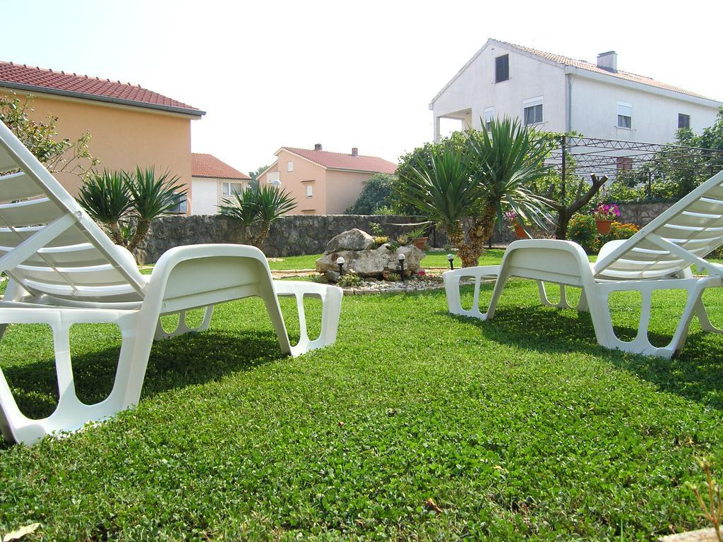 Apartmani Dolencic Krk Town Buitenkant foto